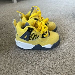 Baby Jordan Retro 4 size 5c